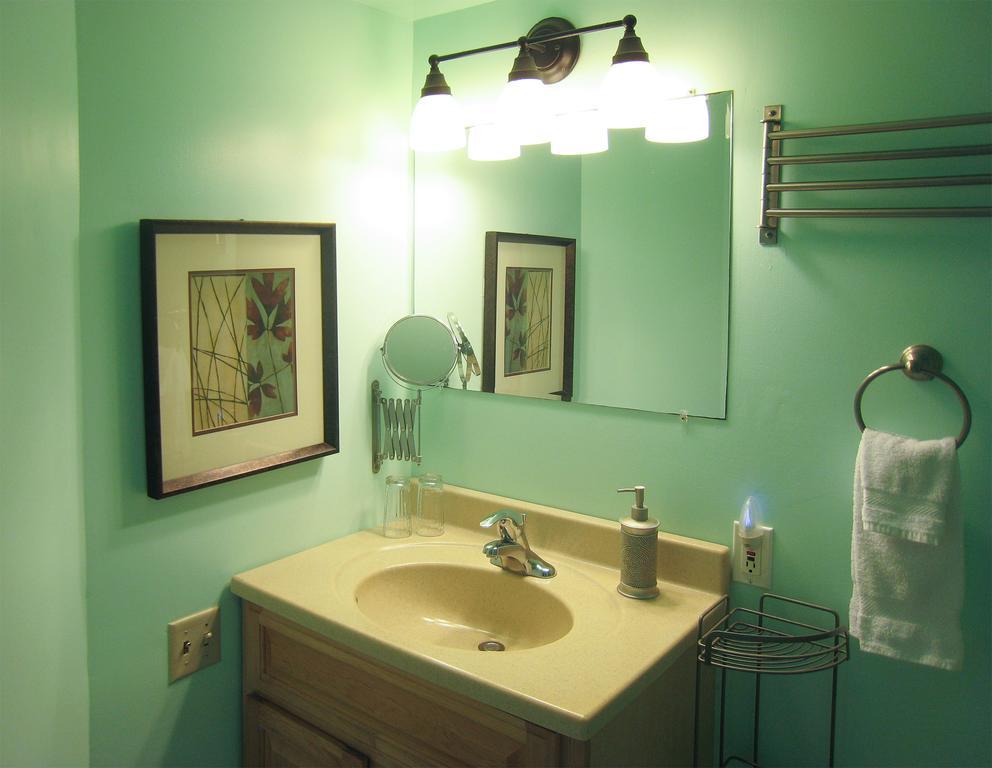 Hale Kai Hawaii Bed & Breakfast Хило Номер фото